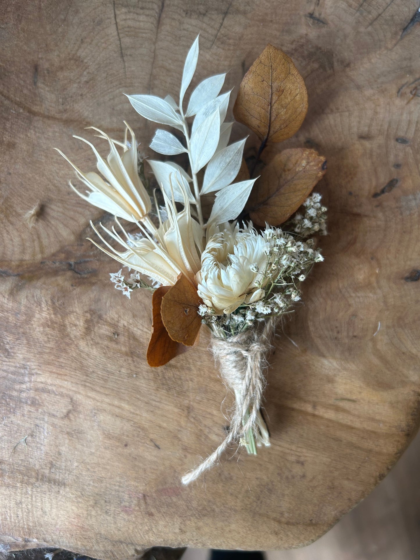 Natural and Browns buttonhole image 0