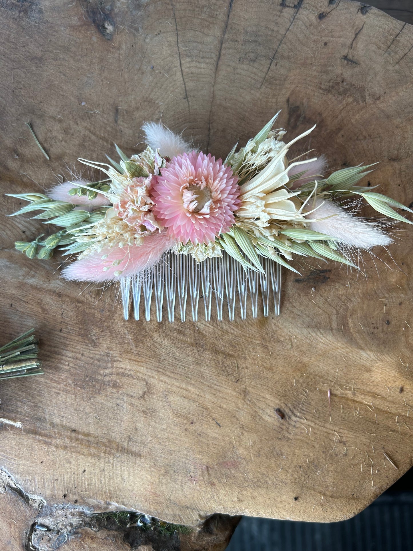 Pretty Pinks and Creams Dried Flower Comb image 0