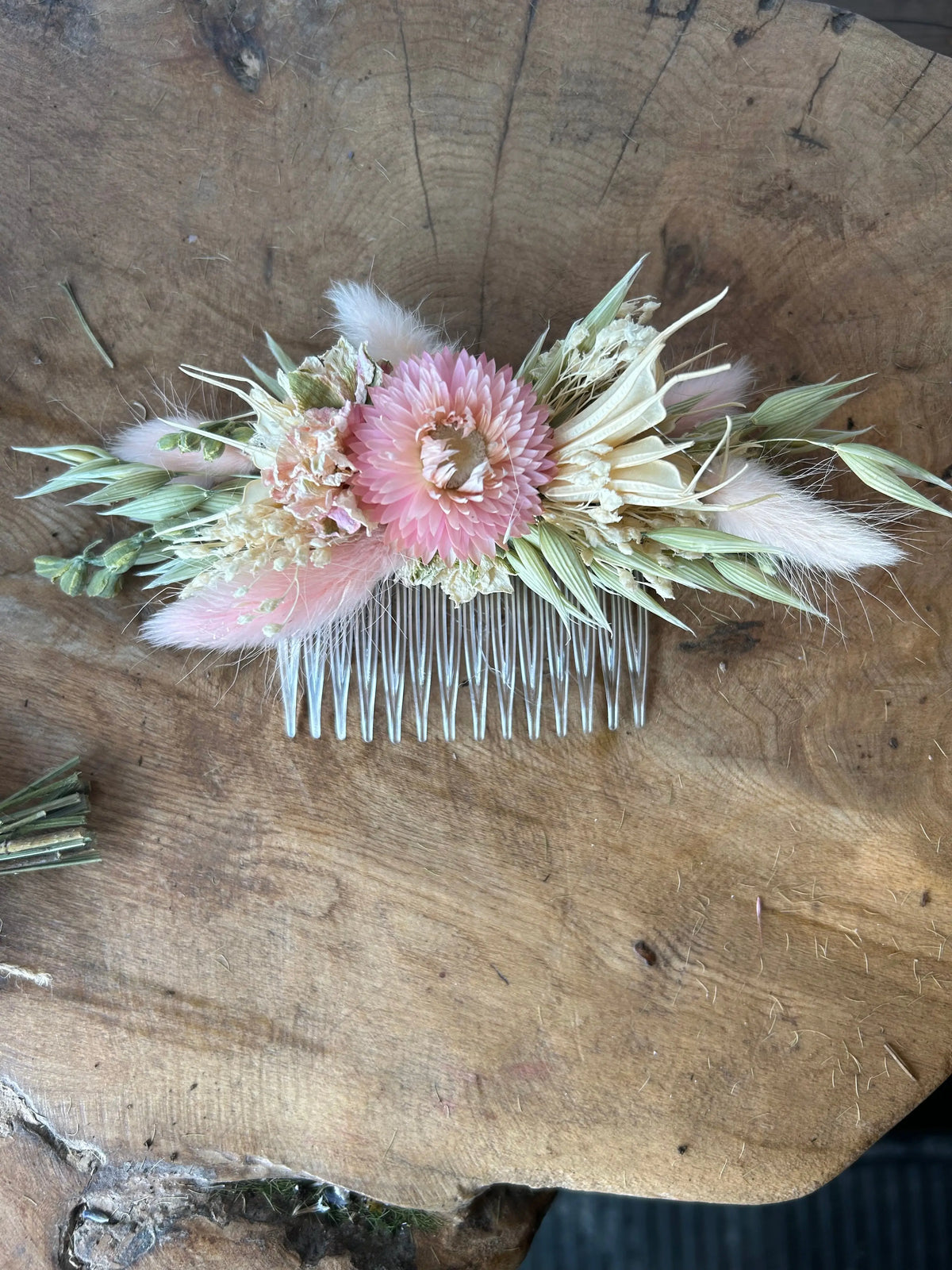 Pretty Pinks and Creams Dried Flower Comb image 0