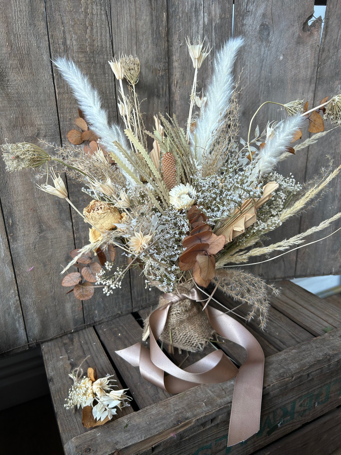 Natural and Browns bouquet image 0