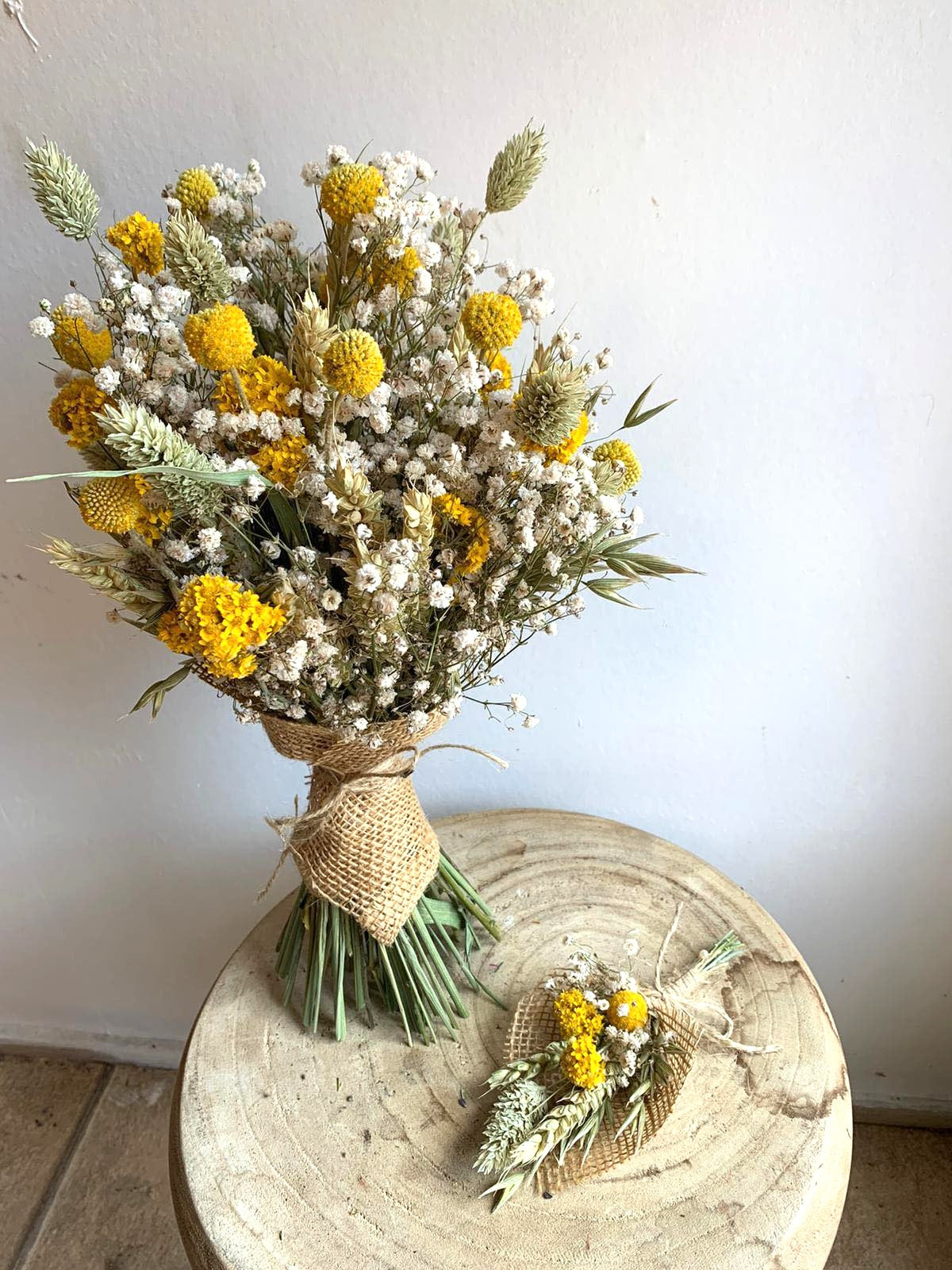 Summery Dried Posy image 0