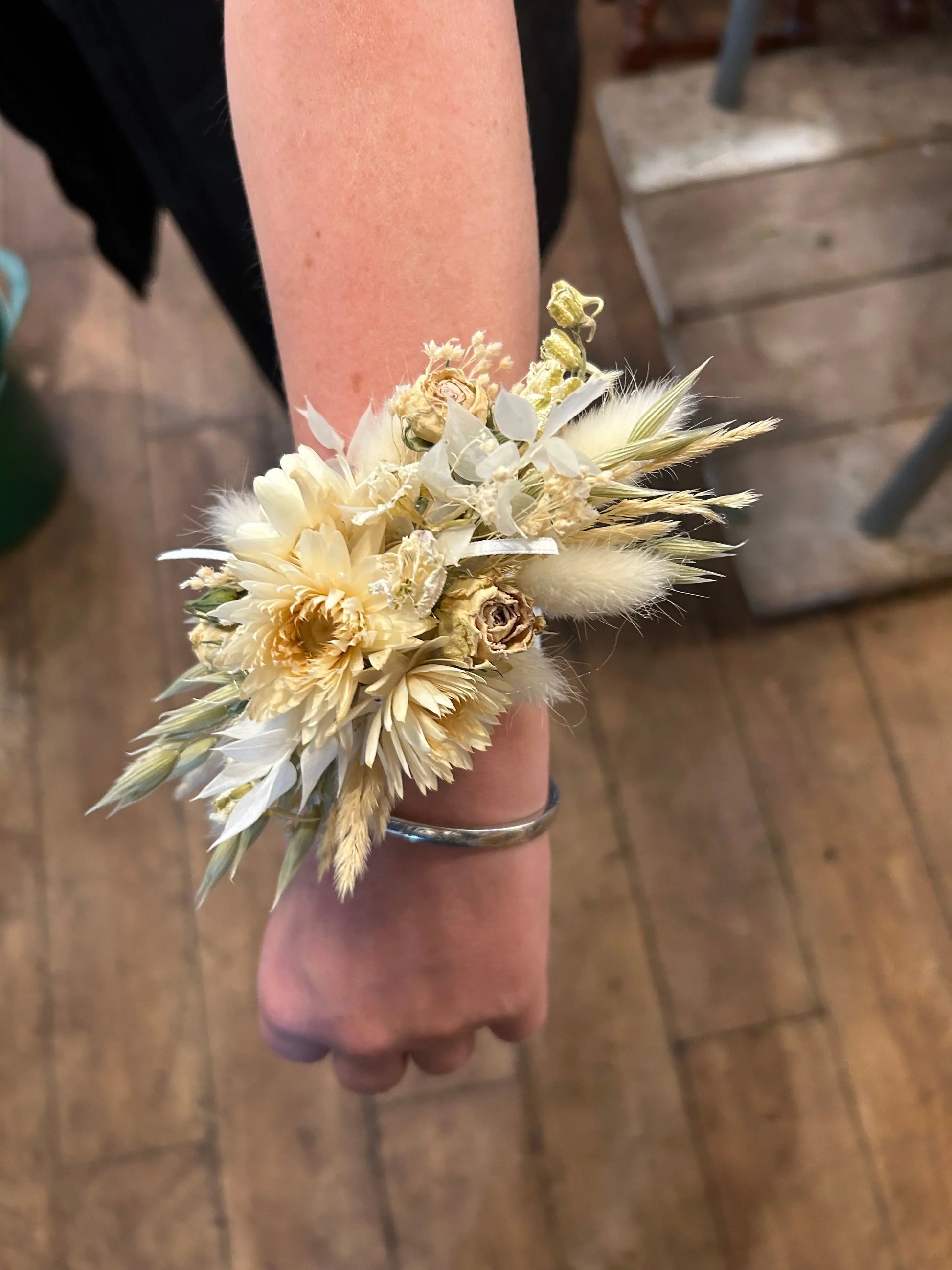 Neutral Wrist Corsage image 0